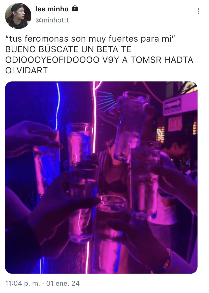 mnhoqrr's tweet photo. au mnsng. — 🔞 “clepto” 

jsng, un omega cleptómano, que usa su atractivo para seducir hombres y robar en sus casas. una noche, decide ayudar a un alfa ebrio.
o
mnho, un alfa con el corazón roto, despierta en una casa desconocida, rodeado de feromonas de un omega en celo. https://t.co/O2KybnoYYx