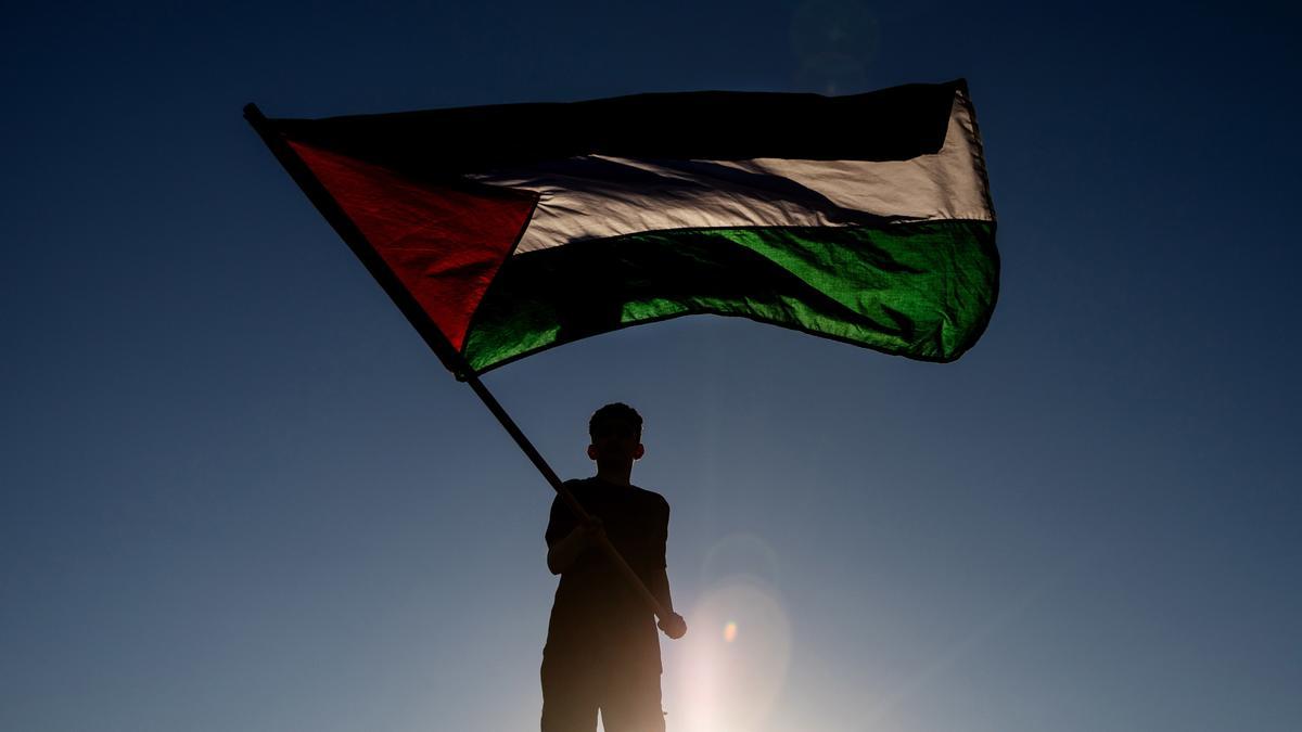 IsraelColina's tweet photo. Casi 10 mil niños asesinados por el Estado Sionista de #Israel en Gaza se contabilizan este 2024. La
@ONU_es vuelve a demostrar que no sirve para nada. El nazista #Netanyahu debría pensar a estas alturas, hacer lo que Hitler en aquel búnker por perpetrar este nuevo holocausto. https://t.co/hmbOrNIxTz