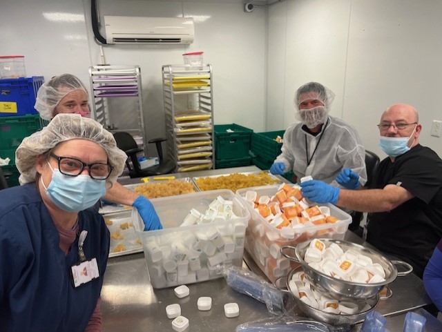 Curaleaf_Inc's tweet photo. Our Central Leadership team visited the Litchfield Cultivation Center the other week. Shout out to our Operations team for showing them the ropes on packaging our crowd favorites, Briq rechargeable vapes & Wana gummies. #Curaleaf #ONECuraleaf

📸: Scott B. (Director of Operations)