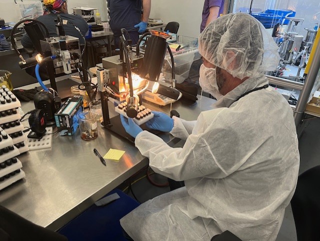 Curaleaf_Inc's tweet photo. Our Central Leadership team visited the Litchfield Cultivation Center the other week. Shout out to our Operations team for showing them the ropes on packaging our crowd favorites, Briq rechargeable vapes & Wana gummies. #Curaleaf #ONECuraleaf

📸: Scott B. (Director of Operations)