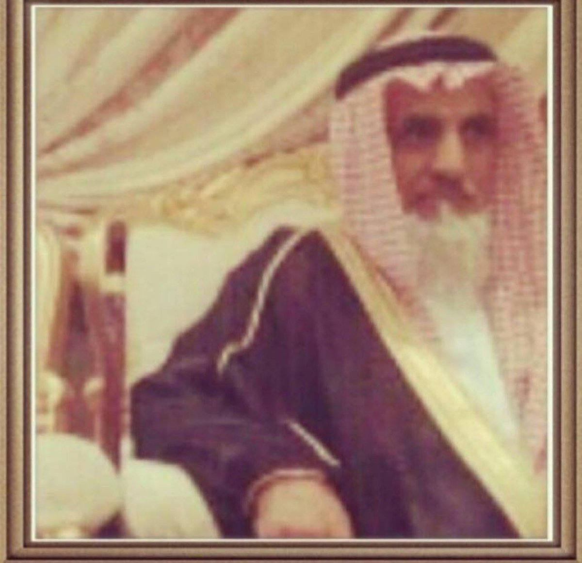 F_alwadeen's tweet photo. يتقدم رئيس وأعضاء فرقة الواديين بخالص العزاء و المواساة إلى أسره آل بن علي وكافة جماعتهم وأهالي الواديين في وفاة
الشيخ / عبدالله علي آل بن علي
والشيخ / أحمد منصور آل بن علي
غفر الله لهم جميعاً وبلغهم منازل الشهداء
وإنا لله وإنا إليه راجعون. 
#مساء__الخير https://t.co/xEl2JtqyYe