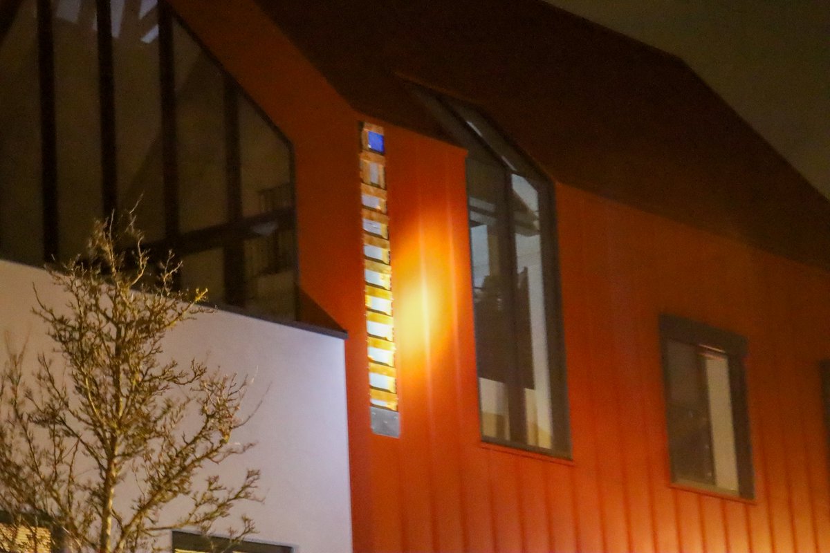 JeltePoppe's tweet photo. Brandweer #Oostsouburg en #Vlissingen al druk met stormschademeldingen #stormhenk. Er kwam in #OostSouburg wandbekleding van de muur af, en in #Vlissingen waaide er bij een terras een plaat los. Beide incidenten hebben de brandweerkorpsen afgehandeld. https://t.co/dQKCEaWU8l