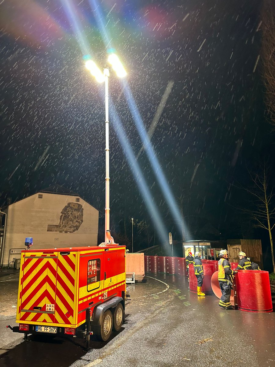 ⚠️ Hinweis zum Hochwasserschutz⚠️
Aufgrund des steigenden Pegelstandes des Erlenbaches treffen wir aktuell im Bereich des Ahlweges Hochwasserschutzmaßnahmen.
Bei Bedarf können ab 21:15 Uhr an der Erlenbachhalle selbstständig Sandsäcke für den Eigenbedarf befüllt werden.