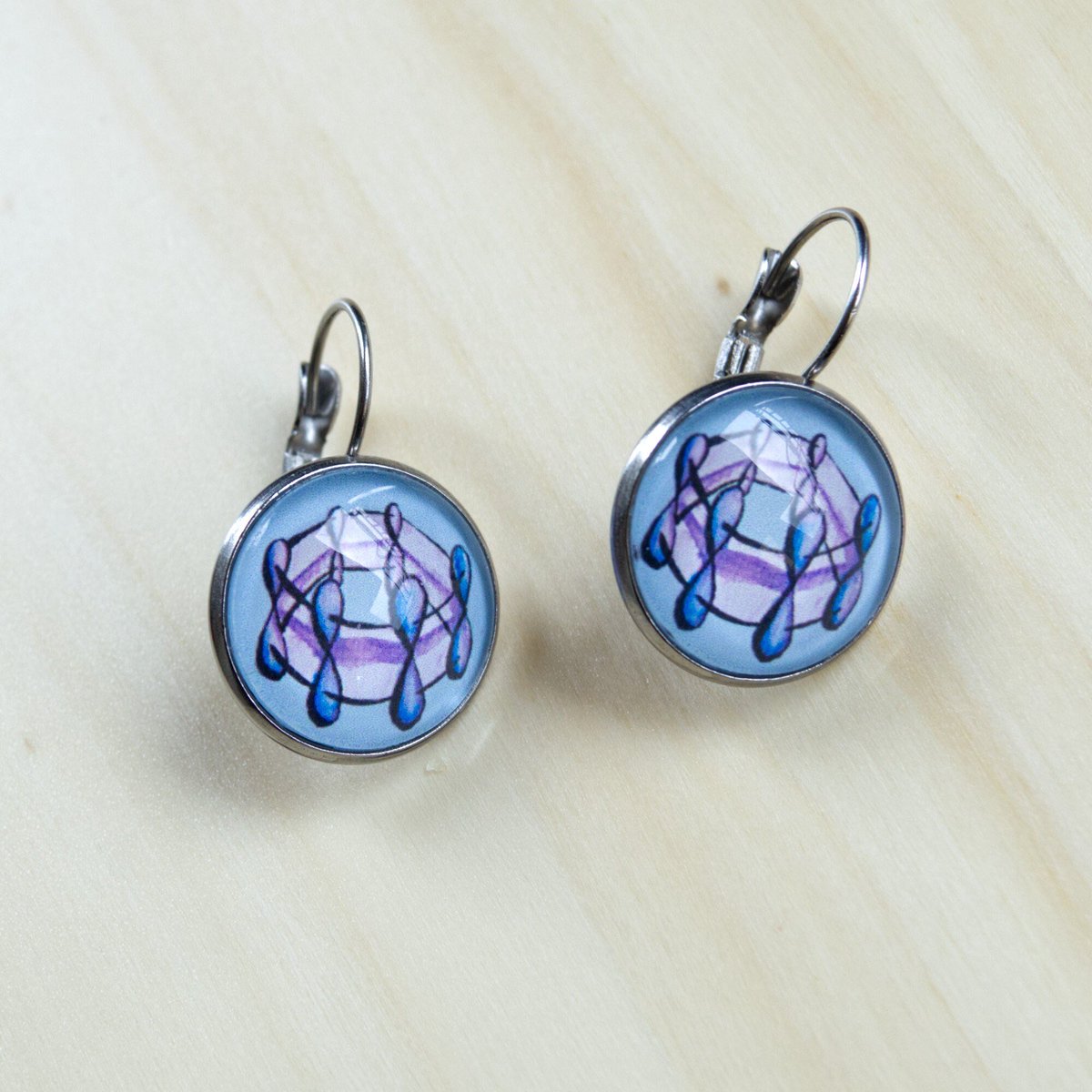 Handmade benzene earrings for chemistry enthusiasts and scientists 😁 borianajewelry.etsy.com/listing/149686… #etsy #benzene #chemistry #earrings #nerd #jewelry #geek #science