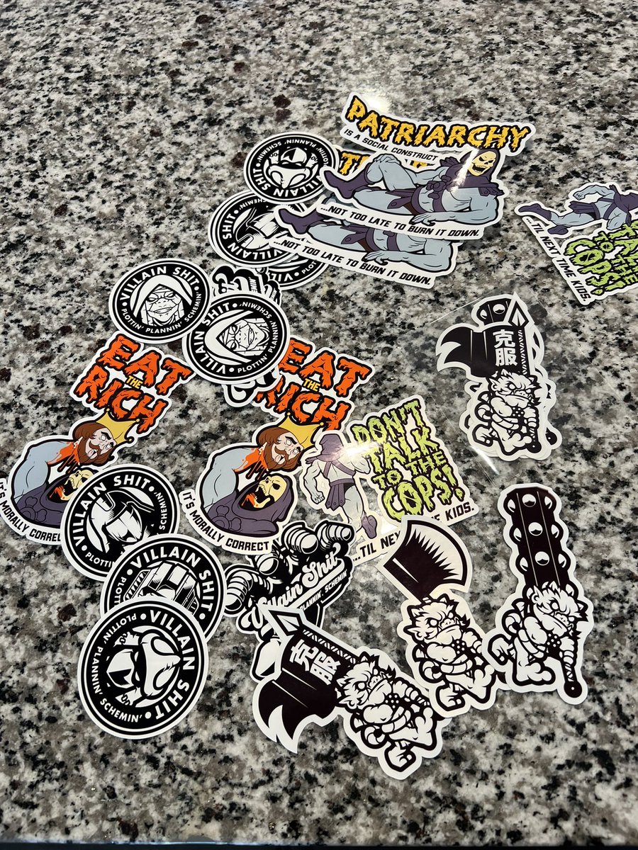 BFoutz82's tweet photo. #villianshit #khan #sweetmerch
Thanks for the quick turn around on this order @YungKhan time to get villainous https://t.co/qNn0XvC2e1