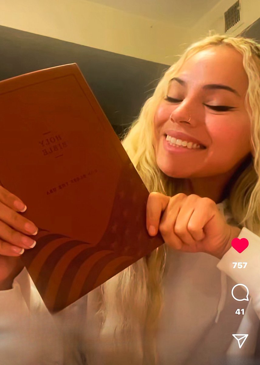 Ele Kauderer tweet media