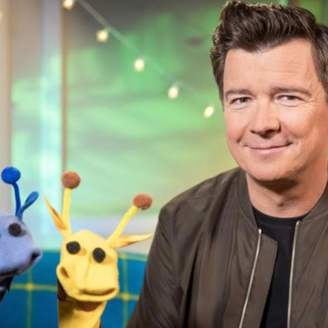 🩵🦒Blue & Bertie are 8!! 🦒💛 My first book with @simonandschuster was published 8 years ago. I can’t believe where the time has gone!!! ➡️ swipe for some @rickastley with Blue and Bertie puppets on the set of @cbeebieshq #bedtimestories ☺️ #picturebooks #kidsbooks