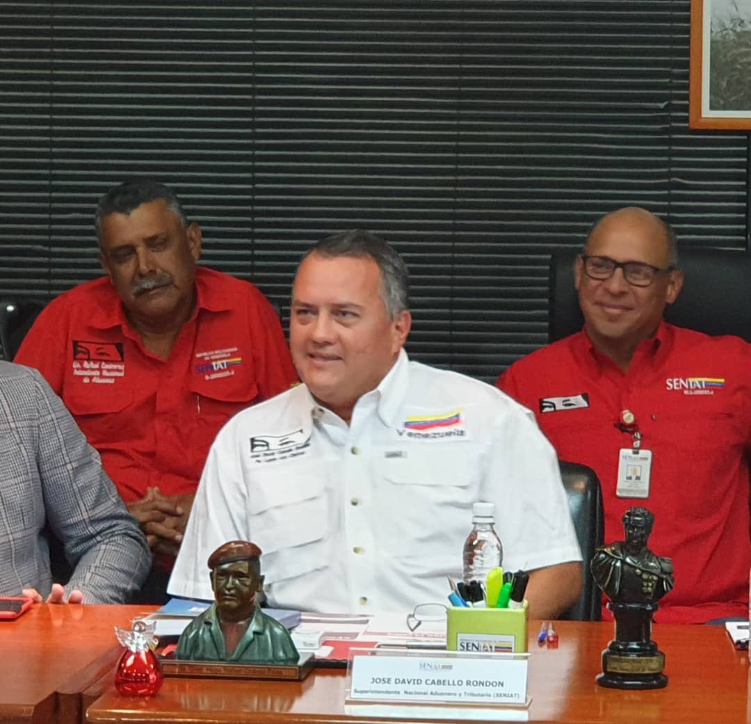 Frankferd09's tweet photo. Bajo las directrices del Superintendente @jdavidcabello, el @Seniat_Oficial cumple con la misión recaudadora, demostrando así nuestro compromiso con la paz y el desarrollo de nuestra Patria. #SENIATPotenciaLaEconomía NOSOTROS VENCEREMOS!!! https://t.co/ABobaipQQI