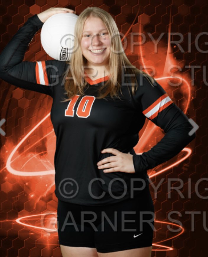 allieoop_21's tweet photo. I finally want to announce my commitment to McPherson College in Kansas!!!🖤♥️Go bulldogs!!! https://t.co/e41zvRr5xt