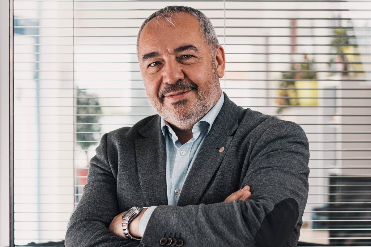 segurmas's tweet photo. ¡Desde AXA te deseamos un feliz y próspero año 2024! Que todos tus deseos e ilusiones se hagan realidad. https://t.co/yyWupvsA0q