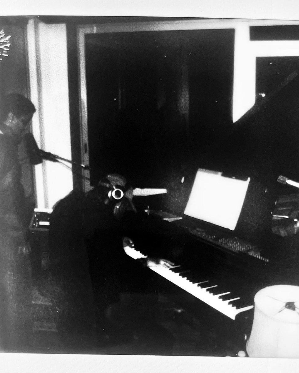 PigsAndPlans's tweet photo. looks like The Internet is back in the studio 👀 https://t.co/lhYjs582pS