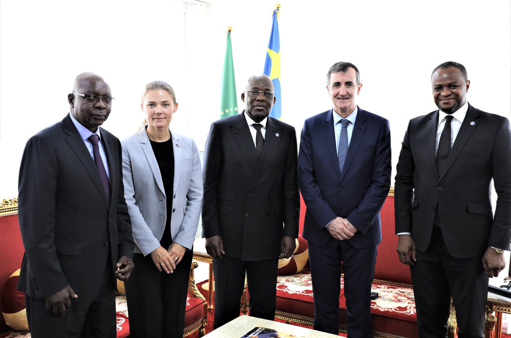 Le nouvel ambassadeur de <a href="/UEenRDC/">UE en RDC🇪🇺</a>, <a href="/NBerlangaEU/">Nicolas Berlanga</a>, a eu l’honneur de présenter, ce mardi, les copies figurées de ses lettres de créance auprès du VPM <a href="/RDC_Minafet/">RDC • Affaires Etrangères 🇨🇩</a> Christophe Lutundula et de montrer son engagement pour renforcer les bonnes relations entre la RDC 🇨🇩 et l’UE 🇪🇺