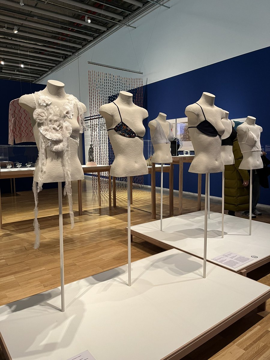 mardprada's tweet photo. Aquest diumenge s’acaba una expo de les bones, de les necessàries. Aneu-hi que va quedar estupenda: SOM AQUÍ! Les dones en el disseny, 1900-Avui @dissenyhub w/@vitra 💜 https://t.co/1fgQfTZV7S