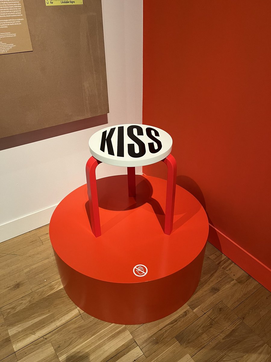 mardprada's tweet photo. Aquest diumenge s’acaba una expo de les bones, de les necessàries. Aneu-hi que va quedar estupenda: SOM AQUÍ! Les dones en el disseny, 1900-Avui @dissenyhub w/@vitra 💜 https://t.co/1fgQfTZV7S
