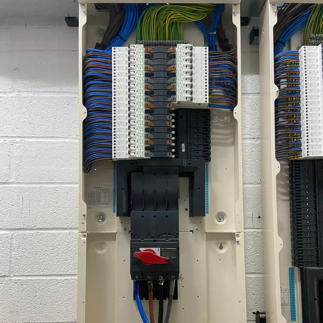 ArtElectrics's tweet image. This was sent in by @powersolutions_ and they put so much work into this install and covered so much ground to ensure the customer was satisfied! 😊

Let&apos;s get more messages to come through with your guy&apos;s fantastic work. 👍

#ElectricianLife #ConsumerUnit #ElectricalWork