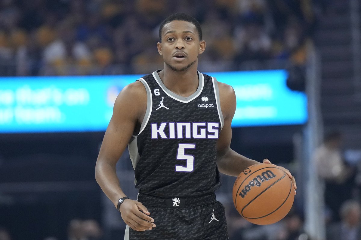 SimplyPickZ's tweet photo. 🏀👑 1/2 NBA CARD 👑🏀

Kuminga OVER 4.5 Reb 
Curry UNDER 4.5 Reb 
Tobias UNDER 17.5 Pts 
Fox OVER 5.5 Ast 

❤️/RT = Tailing. Let’s get 2024 going🔒

LOVE this card. 4/4 🔜

#prizepicks #dfs #prizepicksnba #nba #GamblingTwitter #SportsGambling https://t.co/LleN7wEFrw