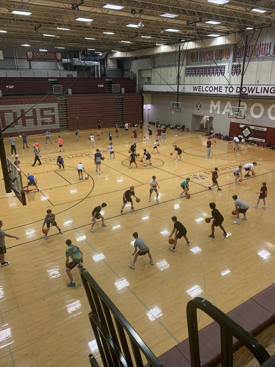 LightItUpIowa's tweet photo. Holiday Hoops was awesome! 3 days. 115 campers. Lots of skill development and relationship building. Most importantly the Gospel was at work! https://t.co/NLNB9I85Zd