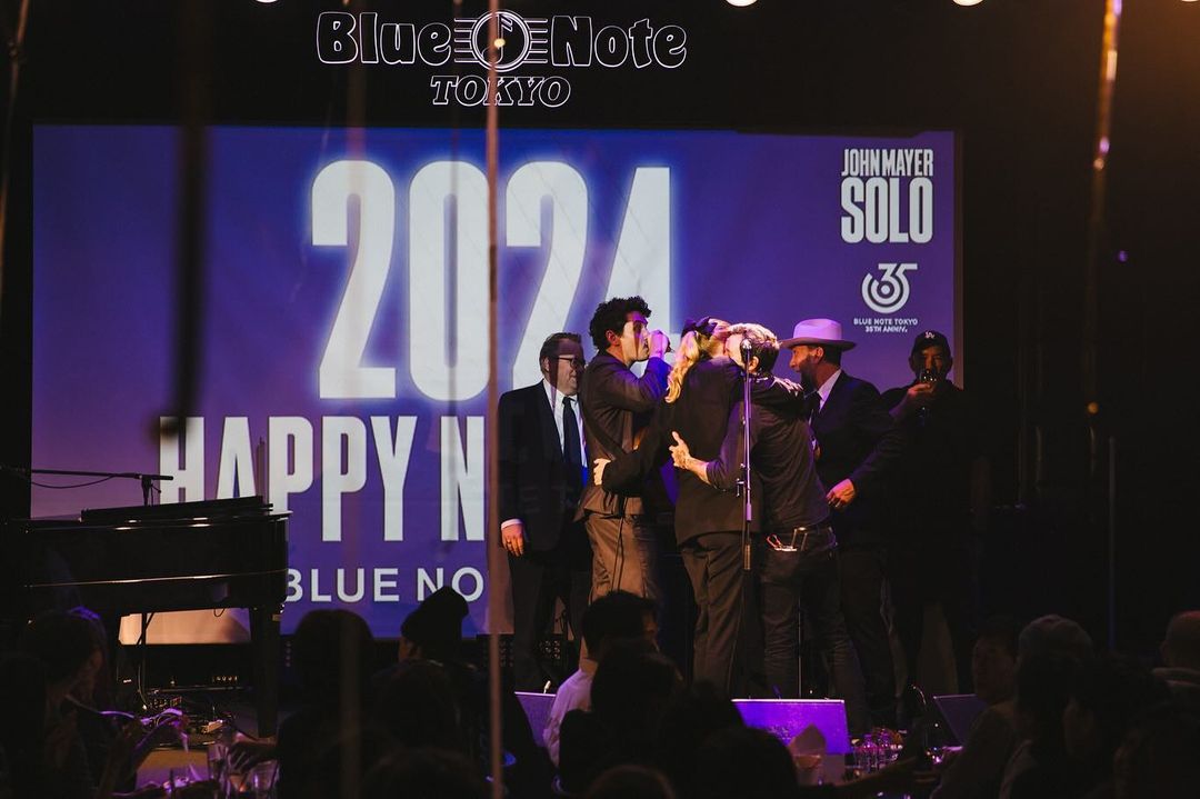 JohnMayer's tweet image. Blue Note, Tokyo - Night 3 (12/31): There was no better way to cap off a year like 2023 than by playing New Years shows in Tokyo. At some point in the middle of last year, I knew I was in the midst of a kind of creative runner’s high, and that I needed to end the year with the…