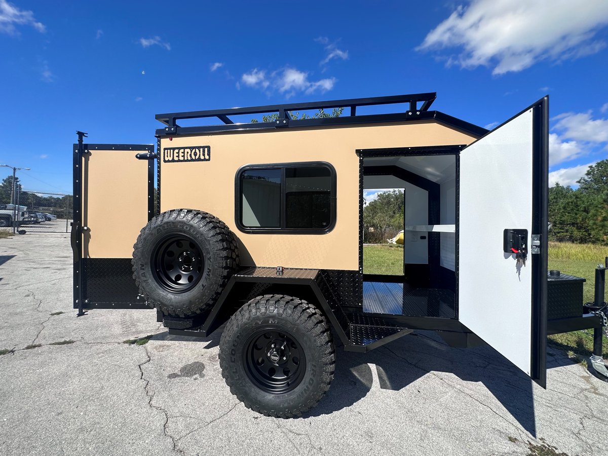 weerolltrailers's tweet photo. #FEATURED IN-STOCK TRAILER: DESERT SAND GLADIATOR   

 The WeeRoll #Gladiator is the #epitome of adventure-ready #design. Its size is a boon for those who #frequent tight, off-the-beaten-path locations.

https://t.co/1JgIWpZRLo https://t.co/U2YJ1xZItM
