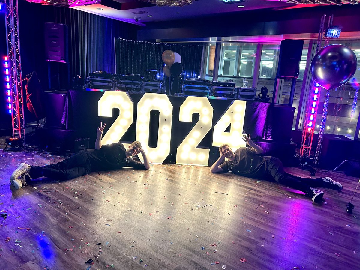 DJPeteyC's tweet photo. They said we couldn’t do it @JoeyDeasy #nye https://t.co/F1OHfh234c