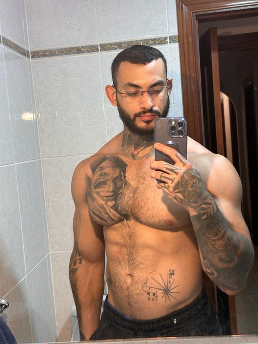 Feliz a&ntilde;o nuevo!!😏🫶🏻  https://t.co/Wy9fRe6Ox2 https://t.co/19wUZxBm6G