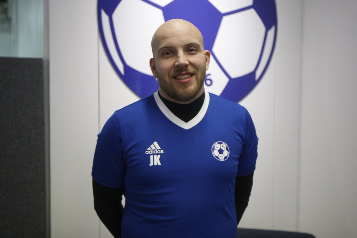 Lohjan Pallon toiminnanjohtaksi on valittu Juuso Kevari!

Liikuntatieteiden maisteri, erik. urheiluvalmennuksen asiantuntijuuteen ja johtamiseen. YAMK:issa liikunta-alan johtamista ja kehittämistä, jossa opinnäytetyö liittyy Suomalaisten jalkapalloseurojen johtamiseen. ⚽️💪❤️