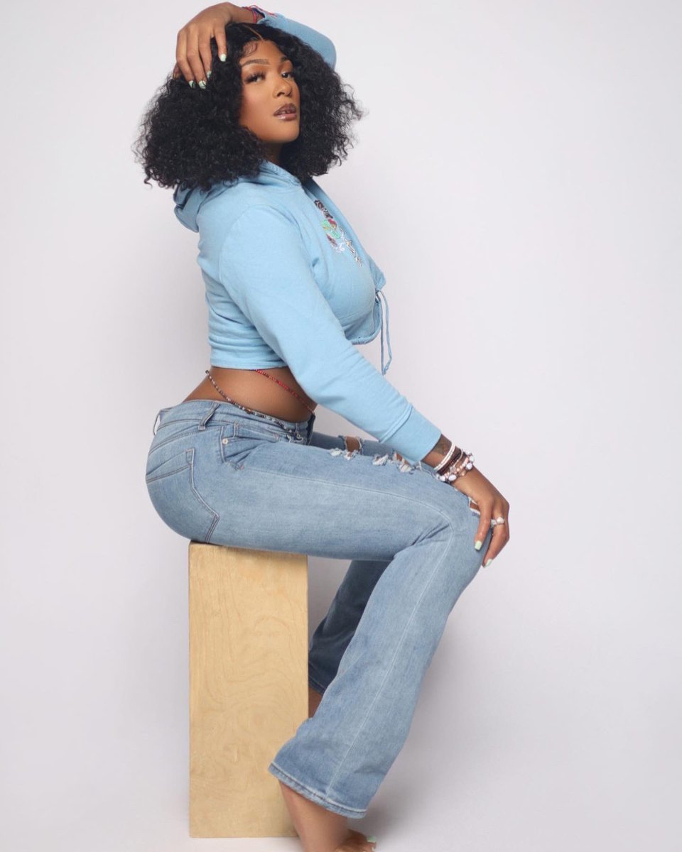 𝓕𝓲𝓯𝓽𝔂 𝓢𝓱𝓪𝓭𝓮𝓼 𝓸𝓯 𝓕𝓪𝔂✨ tweet media