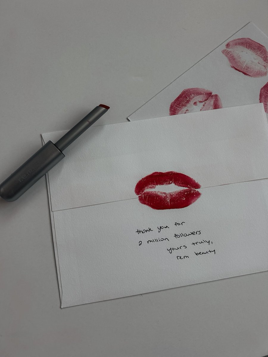 rembeauty's tweet image. thank you for 2 million ig #flightcrew members ♡🪄🎂