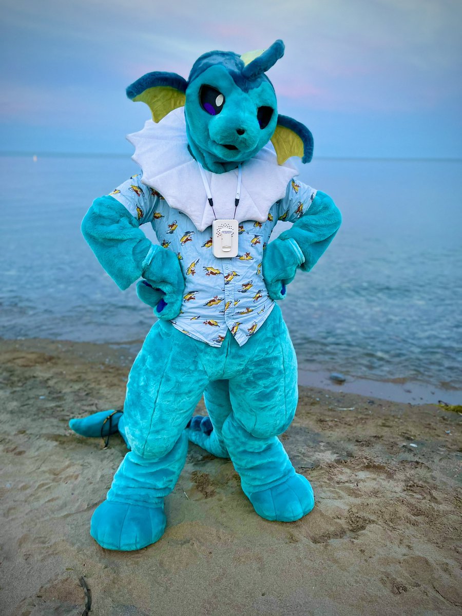 moosebernard's tweet image. 📌Howdy! I’m Moose! 

🧵 Fursuit Maker 
🖊️ Artist
🐟 Part Time Vaporeon
📱TikTok Content Creator
▶️ Ex MA YouTube Host 

My account is typically, fursuit posting, art posting, and general shit posting.
