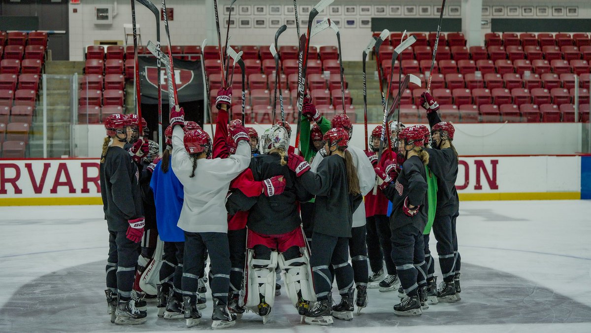 HarvardWHockey tweet picture