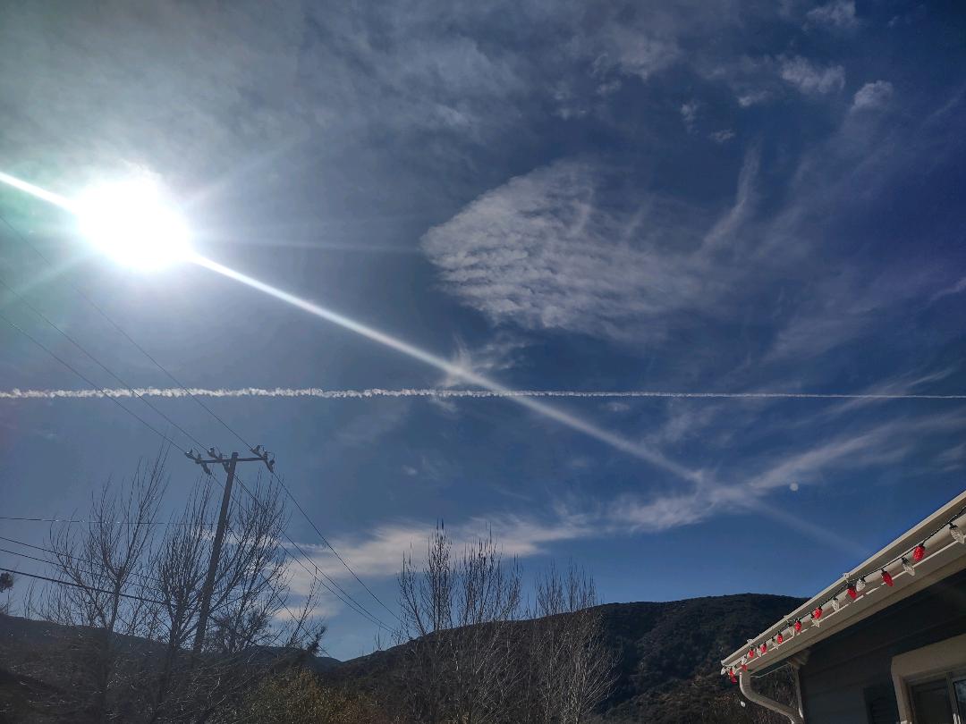 sabre39rg's tweet photo. Well...we  had one day (yesterday) without the toxic chemical spraying, but today  it's started all over again....! Non-consenting spraying of heavy metals  and who knows what else..? Continued daily chemical spraying in the  Santa Clarita &amp; Antelope Valley CA. https://t.co/sV6BKMLQkZ