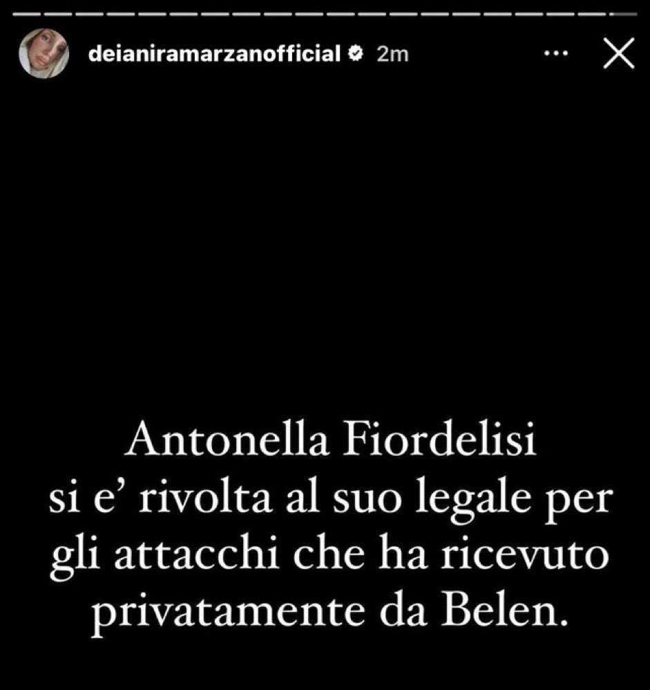 estressata's tweet photo. surgewho? questa è la mia nuova merda https://t.co/o7clTcyRcp