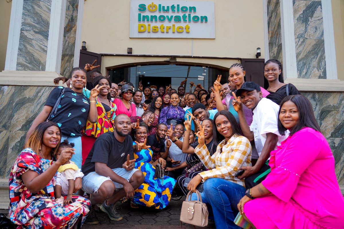 Austasty's tweet image. Tech hangout with Anambra first Lady, Dr Nonye Soludo.
#WomeninTech
#AnambraInnovation 
#SolutionInnovationDistrict #SID
#TechiesCorner