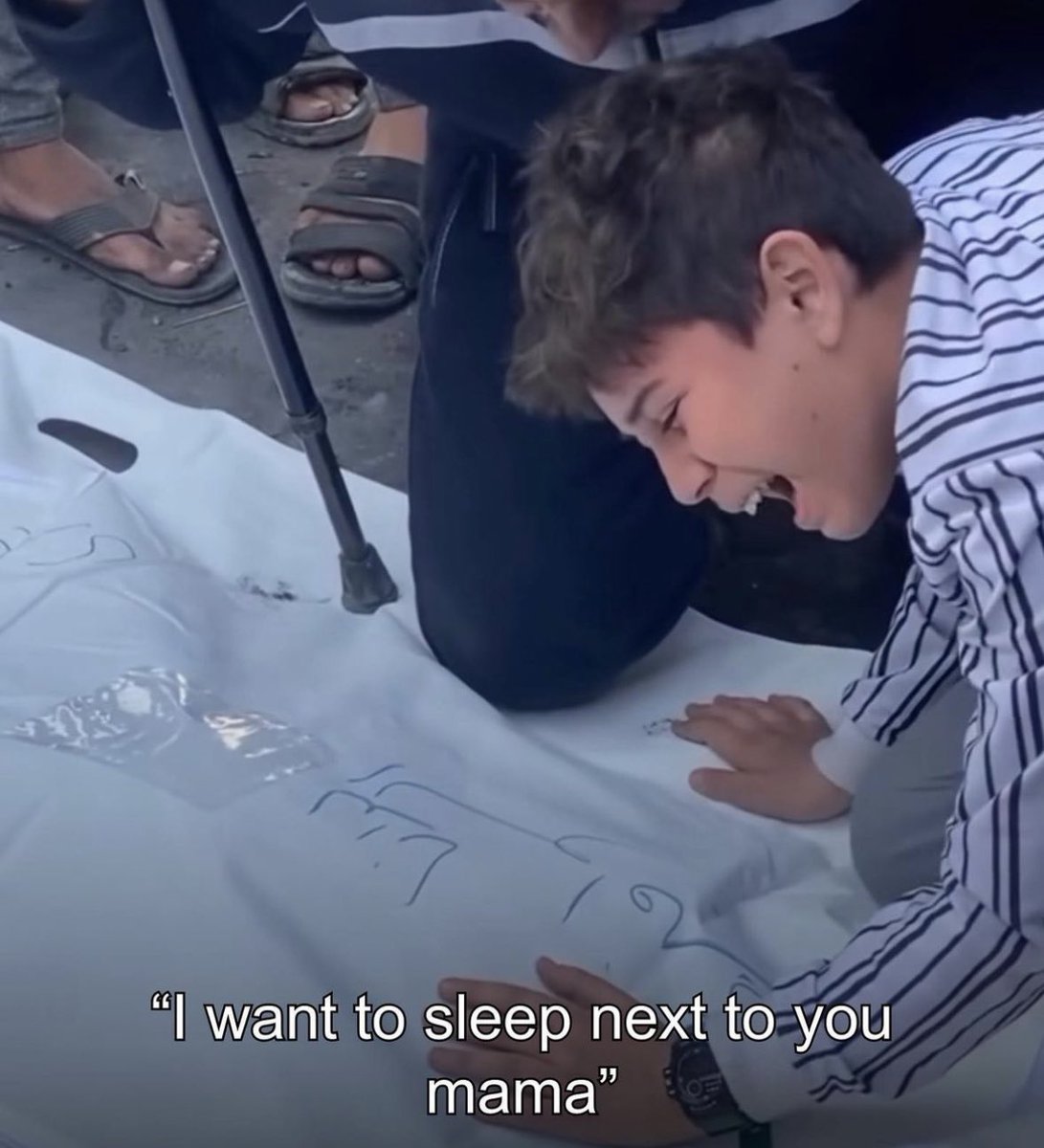 missfalsteenia's tweet image. “I want to sleep next to you mama”

“Mama, I am so afraid” 

“There’s nothing like your warmth”

Israel killed his mother.