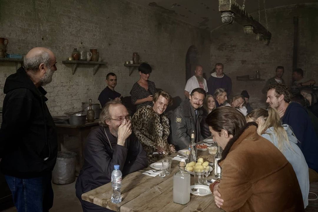 mmmkskm's tweet photo. Новогодний стол в моей семье.Год 1974!Какая сволочь скажет,что в СССР жили плохо. https://t.co/Pzz5qiTW4a