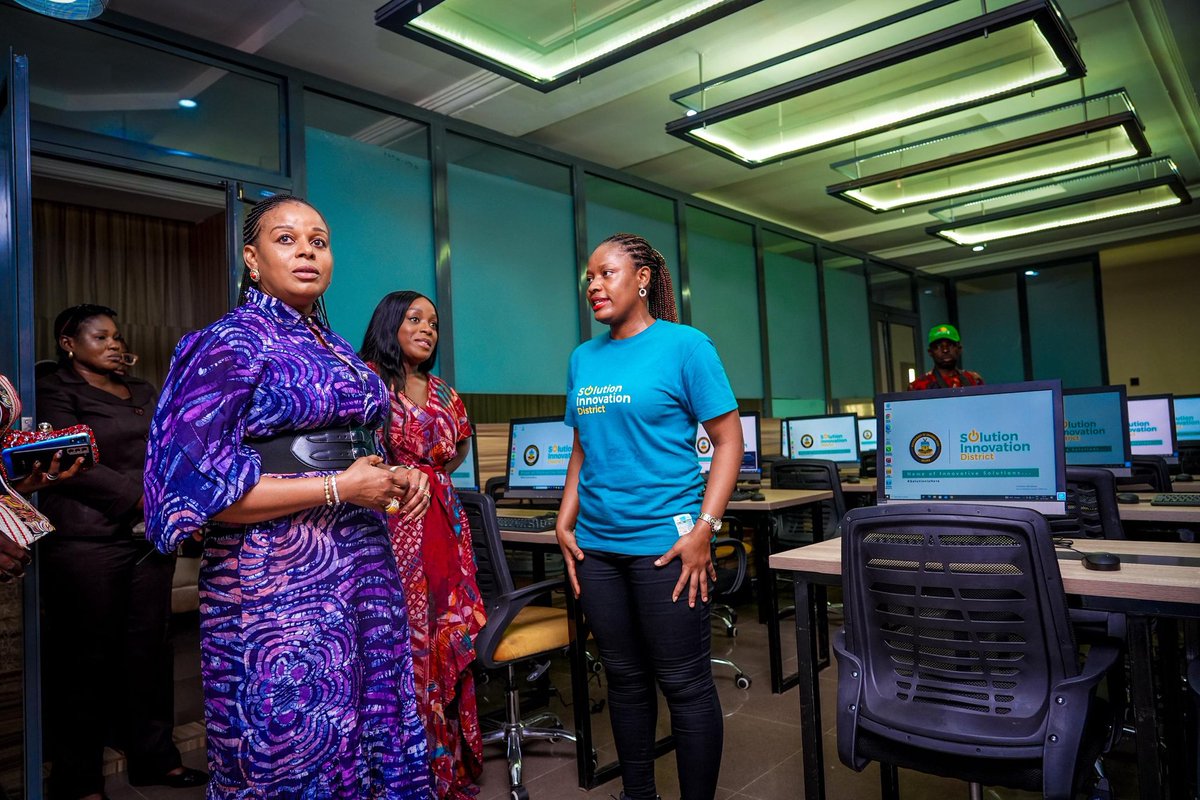 Austasty's tweet image. Tech hangout with Anambra first Lady, Dr Nonye Soludo.
#WomeninTech
#AnambraInnovation 
#SolutionInnovationDistrict #SID
#TechiesCorner