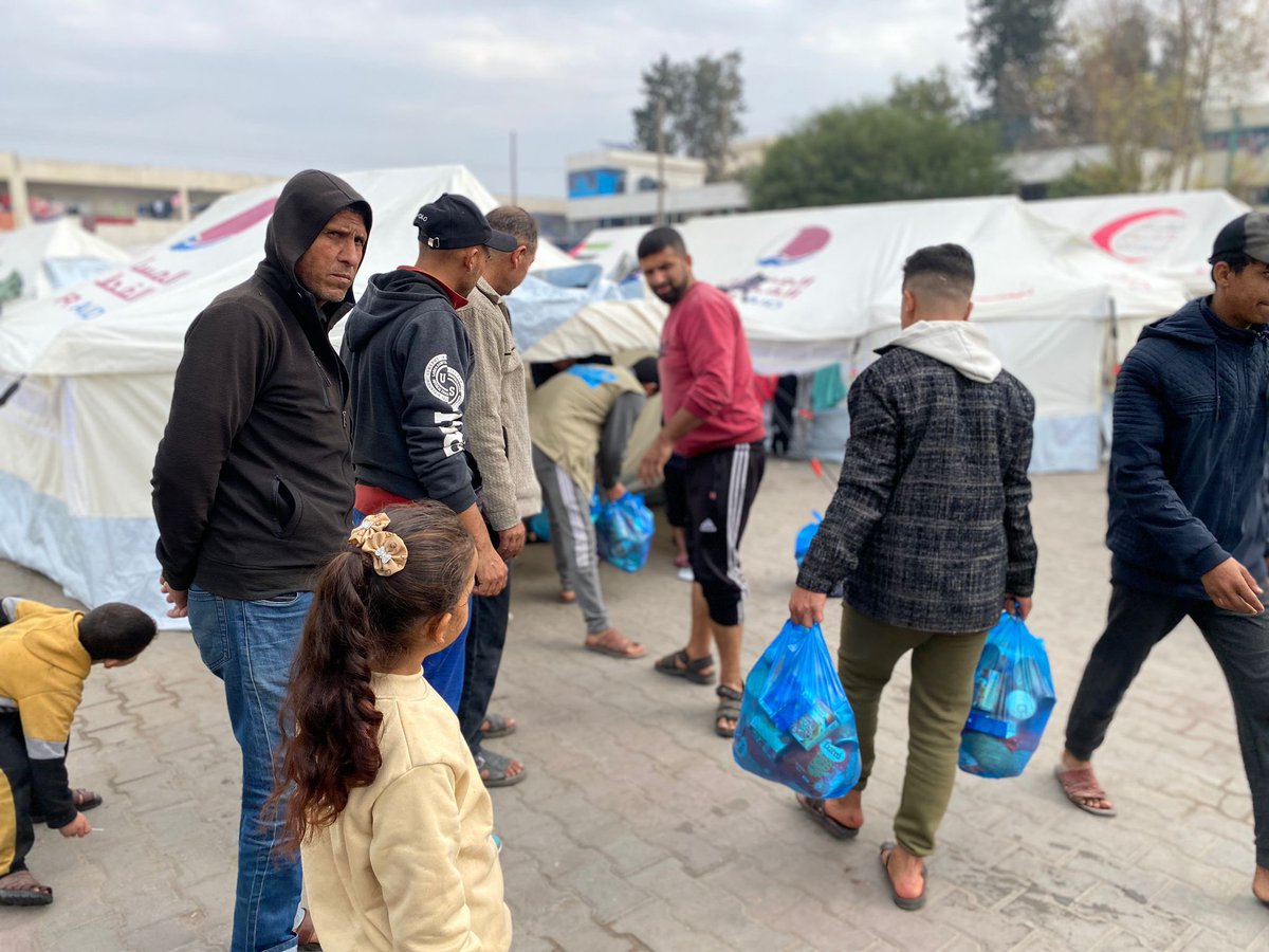 ThePCRF's tweet photo. As part of our urgent and continued Gaza relief efforts, our teams distributed two-hundred food parcels this past week to displaced families currently sheltered in a school in the central Gaza Strip. 

These efforts come as part of PCRF’s commitment to helping Gaza’s children and families during the current ongoing humanitarian crisis, with your ongoing support making these vital efforts possible. 💙

https://t.co/imhMXp6vm4