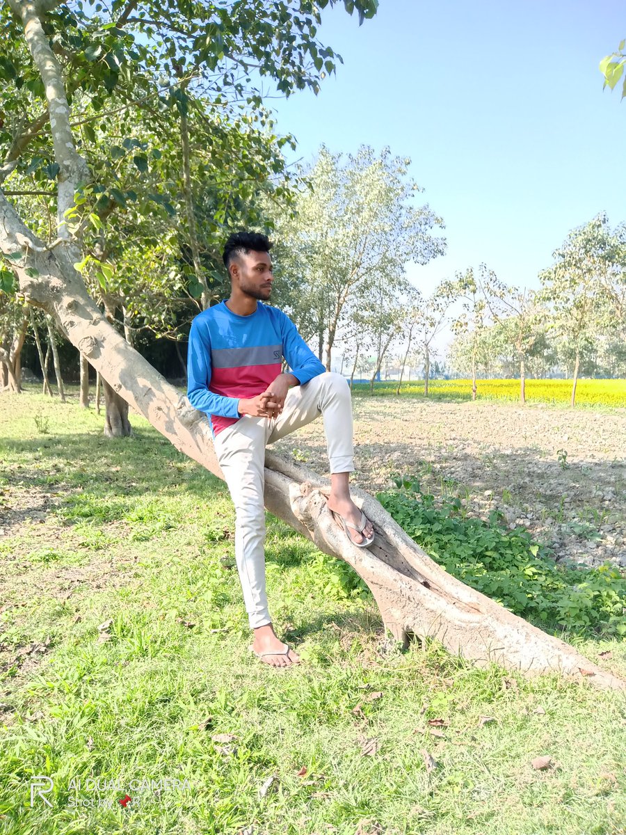 Tafikur33221145's tweet photo. ___#happy new year 2k24😍✌️😍___
#assam
#firend
#photography
🌱🥀🌱 https://t.co/iGVHCWvkyq