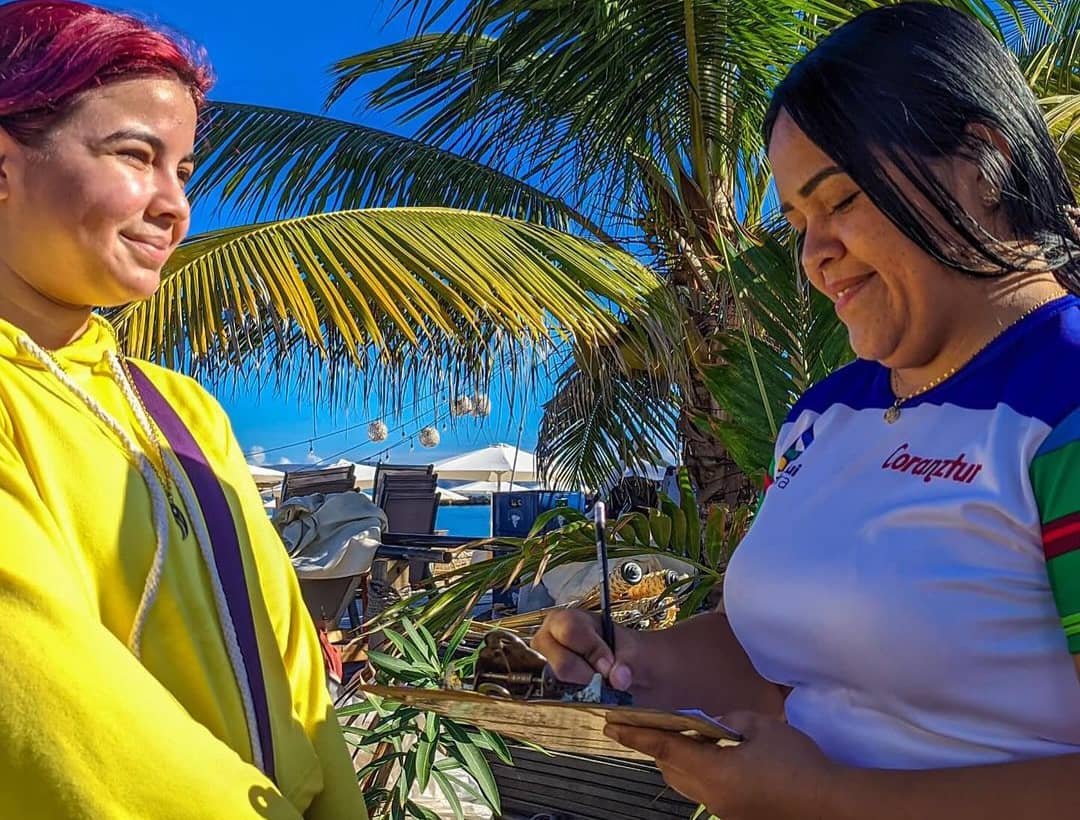 En aras de perfilar más y mejores estrategias para continuar el impulso al turismo en #Anzoátegui la <a href="/coranzturven/">CORANZTUR</a> inició un despliegue para el desarrollo de encuestas a las y los temporadistas que visitaron la entidad en los días de asueto navideño. <a href="/luismarcanos/">Luis Marcano</a> <a href="/frankvalerap/">Frank Valera</a>