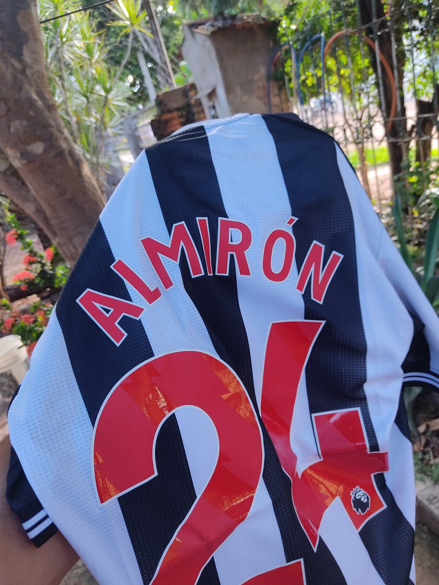 ToviasFernndez1's tweet photo. La del Miggy🤩, espectacular BL Store. Sigan y estén atentos porque tendrá más sorteos, aprovechen y pasen a mirar las variedades de ropas y camisetas que tienen🥳👌🏻 https://t.co/ey0UKmTZyG