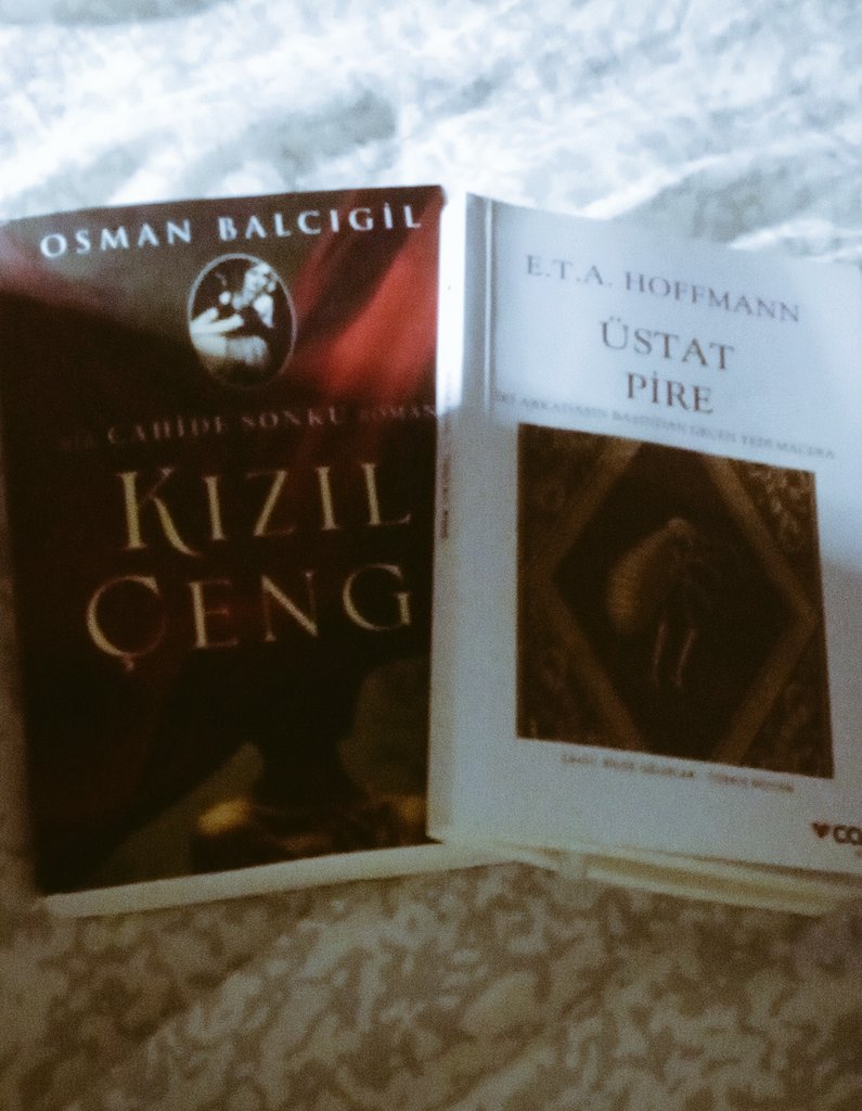 Uyku öncesi okuma 🥰 yılın ilk kitabı @OBalcigil, 2023 un bir türlü bitmeyen kitabı #ETAHOFFMANN