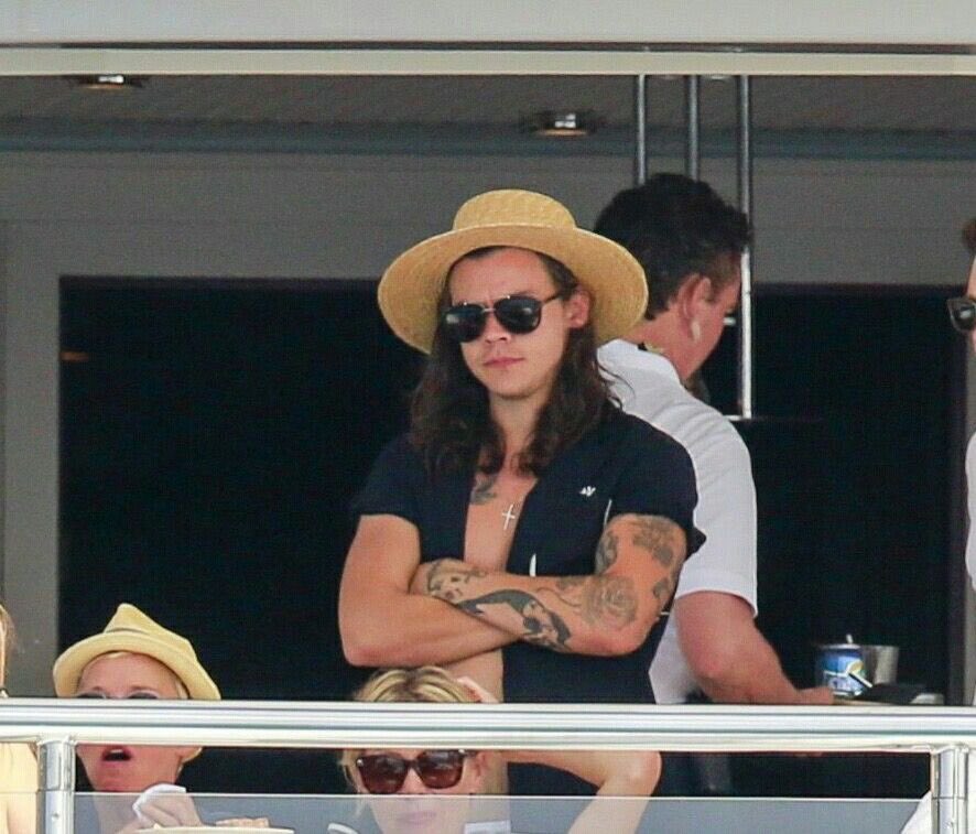 tommo28sun's tweet photo. UHMMM…HELLOO??? CAN WE TALK ABOUT THIS?!?!?! https://t.co/otorljUfTd