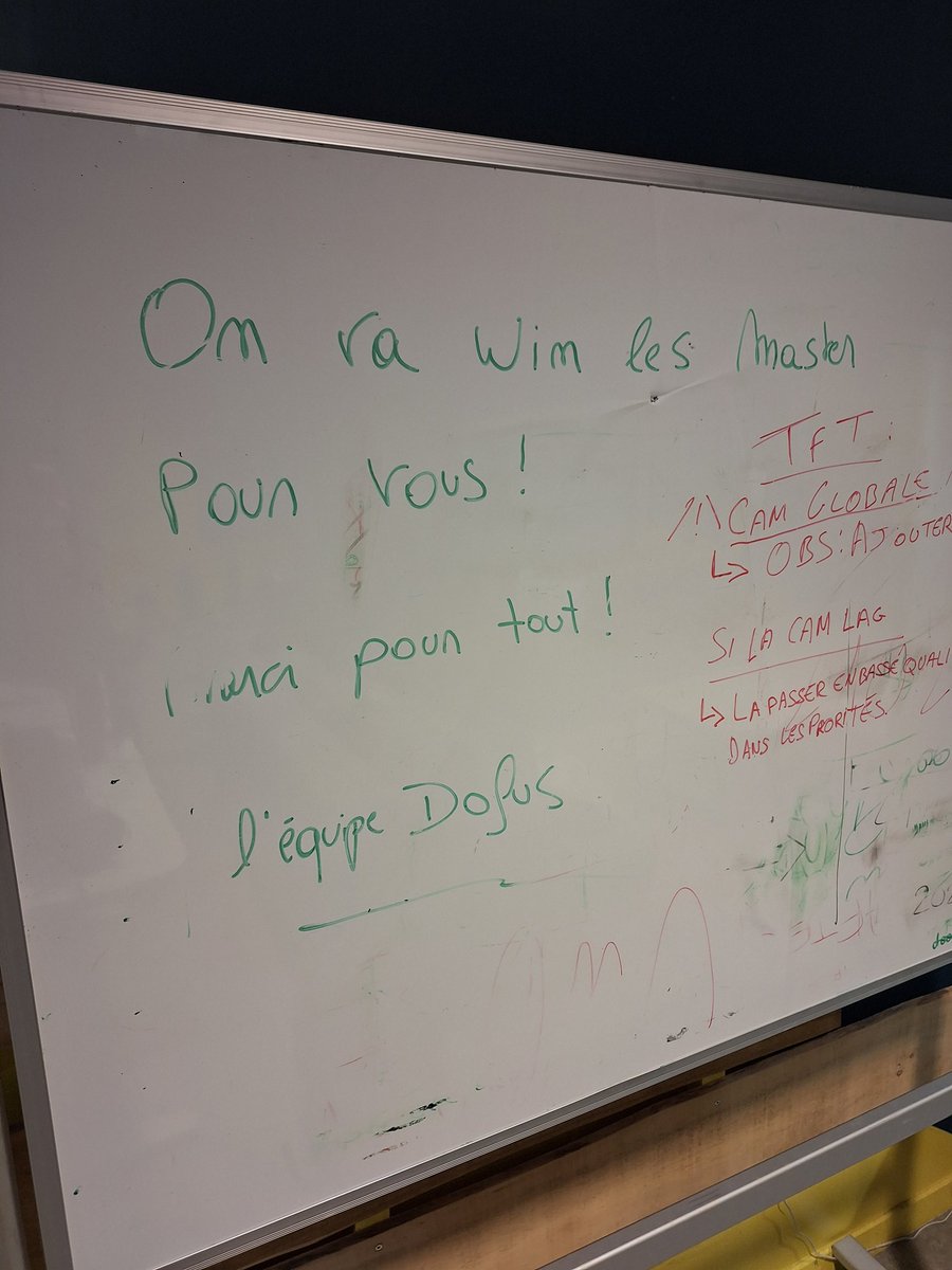 Ils sont partis en laissant ça et ils sont revenus avec le titre, quelle équipe bordel je les aime trop 🥹 <a href="/Ragacioo/">Ragacio</a> <a href="/Natsudoku_/">SLY Natsudoku</a> <a href="/OsaCouki/">SLY - Couki</a> <a href="/Ward_Portail/">Ward-Portail</a> #SLYWIN 💛💙