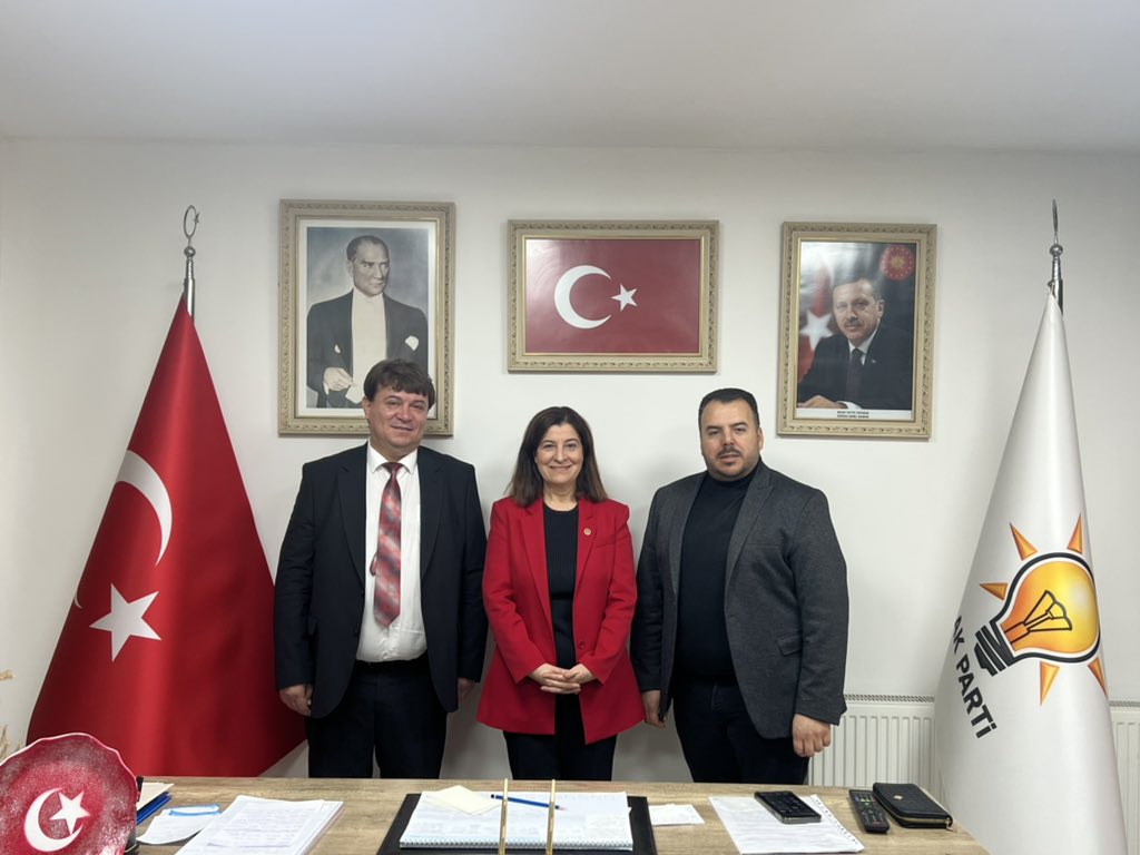 fatmaaksal's tweet photo. 📍#Edirne|Merkez
Edirne Merkez ilçe Başkanımız Sayın Engin Makak ile Belediye Başkan adaylarımızla 31 Mart seçimlerine ilişkin değerlendirmelerde bulunduk. Kadim şehir #Edirnemize hizmet için bende varım diyerek elini taşın altına koyan tüm adaylarımıza teşekkür ediyorum. https://t.co/juT5Fw6i2Z