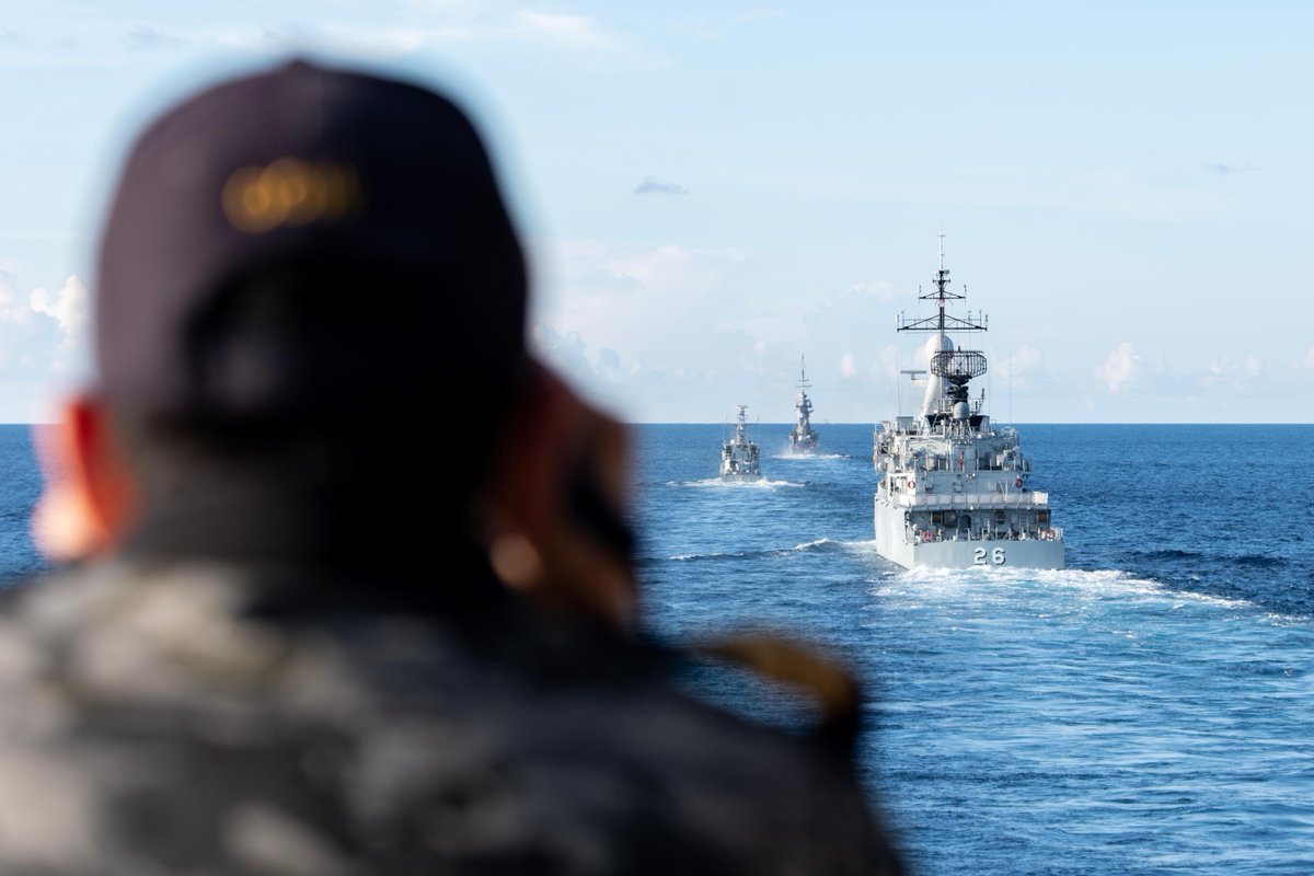 Australian_Navy's tweet photo. #ICYMI 👇

#HMASAnzac and #HMASBrisbane joined other Five Power Defence Arrangements nations Malaysia, New Zealand, Singapore and the United Kingdom for the Bersama Exercise series during regional presence deployments during 2023. https://t.co/Ps2MwwJjRT