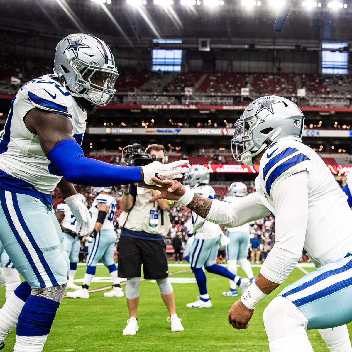 Strength in unity, power in support 🤝 #WPMOYChallenge + @TankLawrence
