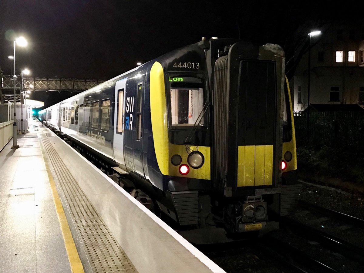 LFaurePhotos's tweet image. New Years Day Train Surfing around West London. 1/1/24

Check out more of my photos on my Instagram story 
@LFaurePhotos

#GWR #Class165 #TransportForLondon #LondonByNight #SWR #Class444