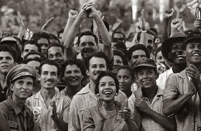 ayquemuela's tweet photo. 1er día del 1959 // 2do día del 1959 https://t.co/OdtNMXdWbX