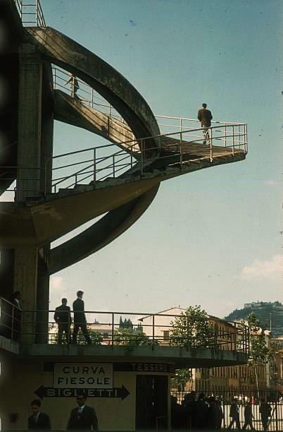 🏟 Stadio Artemio Franchi

I think I’ve just found *the* perfect photograph of Pier Luigi Nervi’s helicoid stairs

#fiorentina #nervi #firenze #calcio #architecture #laviola #seriea