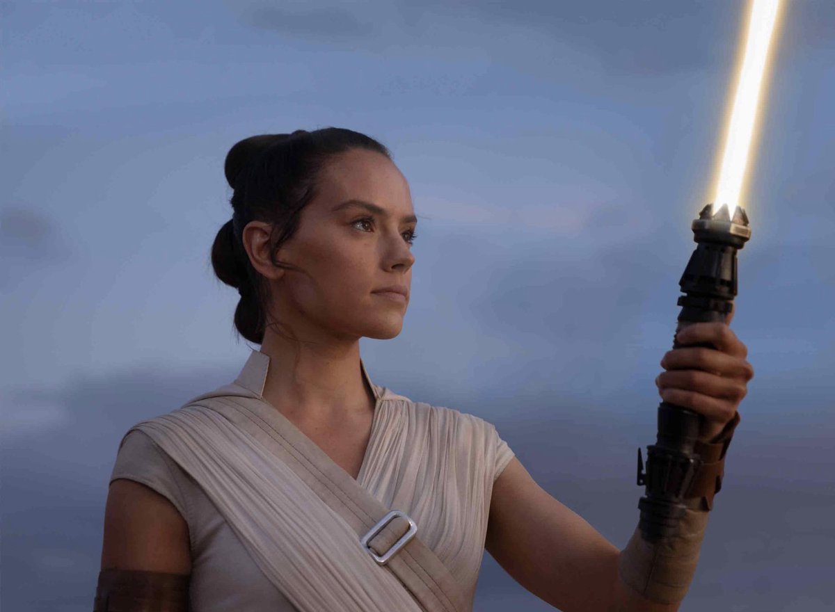CultureCrave's tweet image. Director Sharmeen Obaid-Chinoy says 'it's about time' a woman shaped a Star Wars film

Filming for the Rey New Jedi Order project is expected to start this year 

(via @CNN)